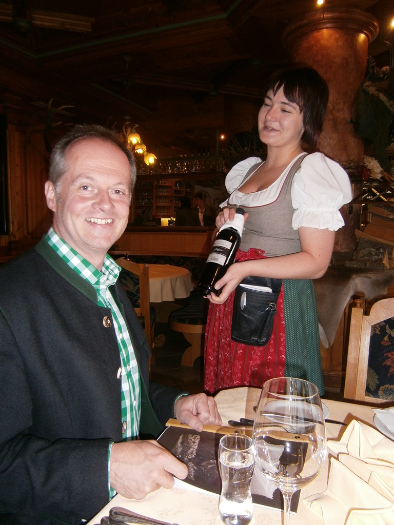 Bei Elisas Weinpräsentation kommt Freude auf
