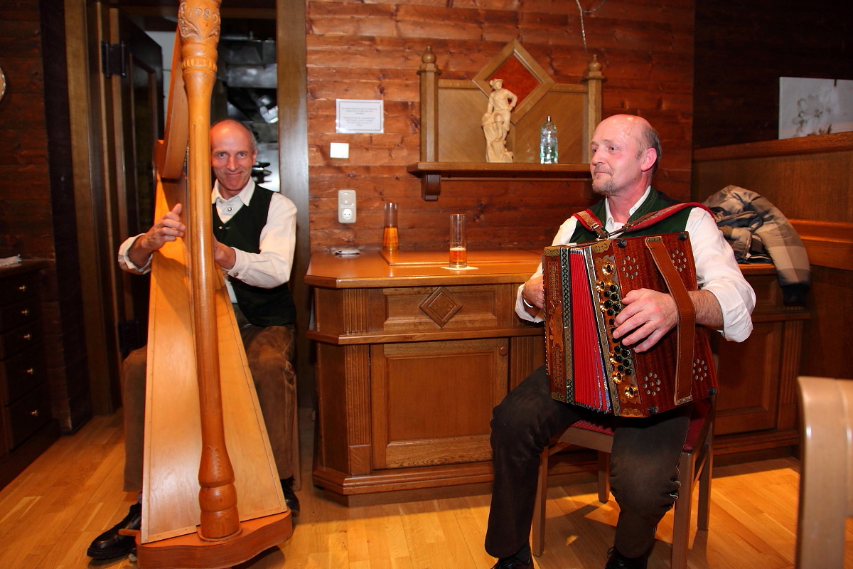 Sorgten für den guten Ton: Ambros und Hans von der Großarler Tanzlmusi