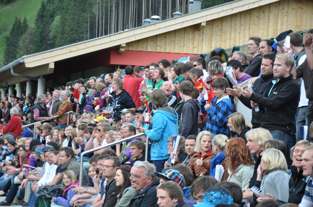 1300 Fans