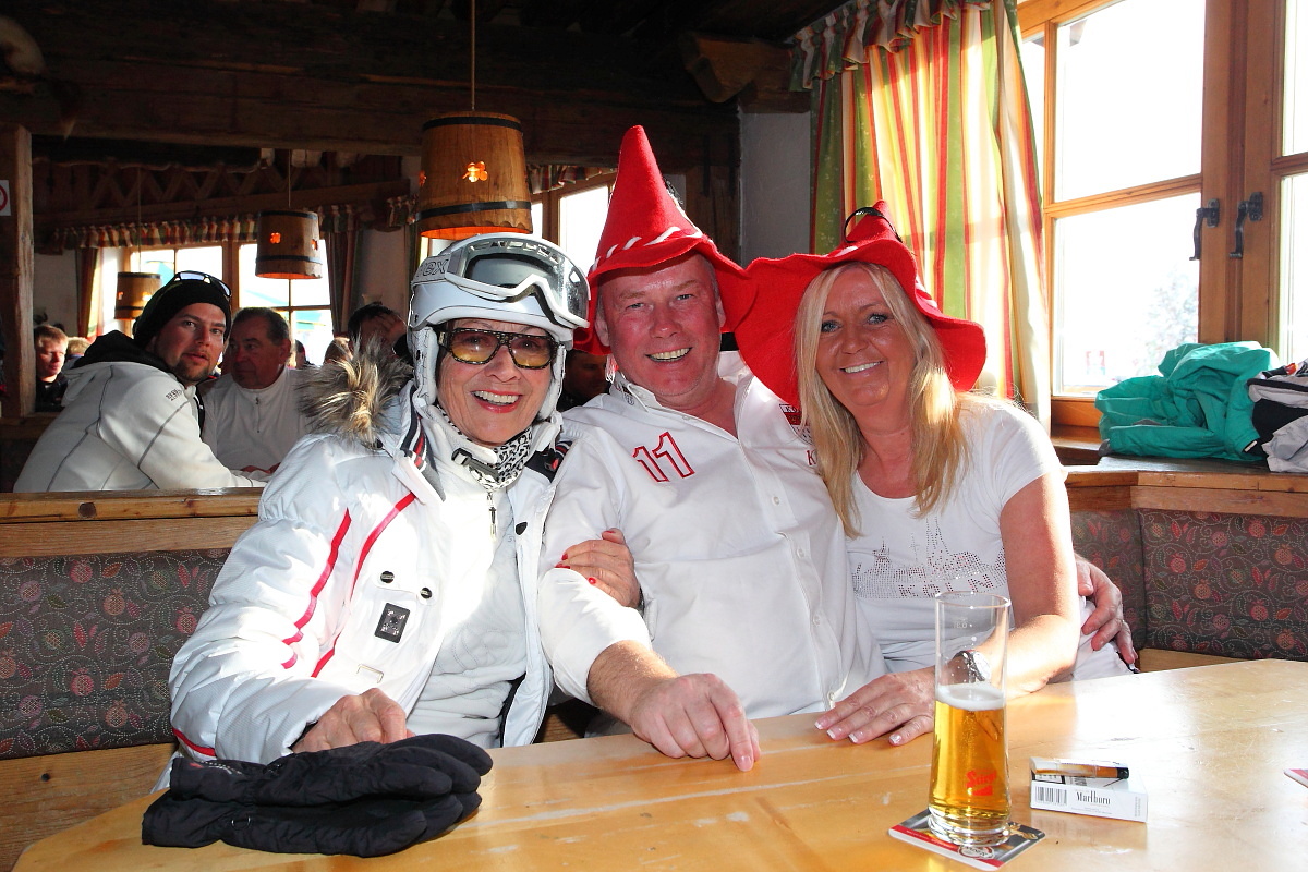 Tolle Stimmung beim Hüttenabend auf der Laireiteralm
