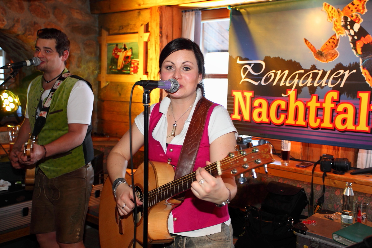 Tolle Stimmung beim Hüttenabend auf der Laireiteralm