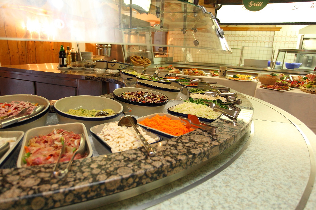 Schamnkerlbuffet beim Hüttenabend auf der Laireiteralm