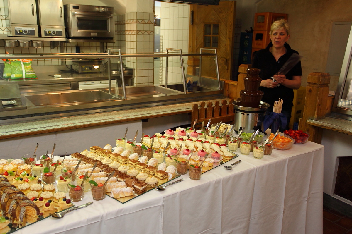 Schamnkerlbuffet beim Hüttenabend auf der Laireiteralm