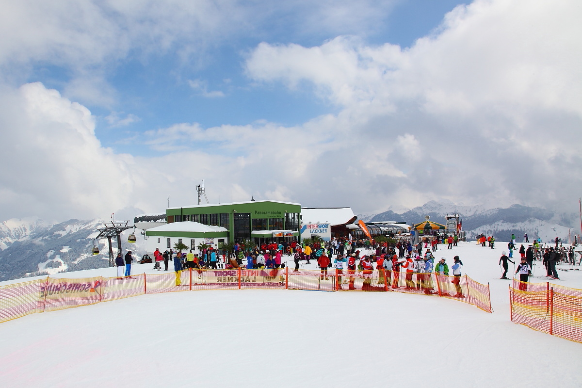 Happy Power Lady Race