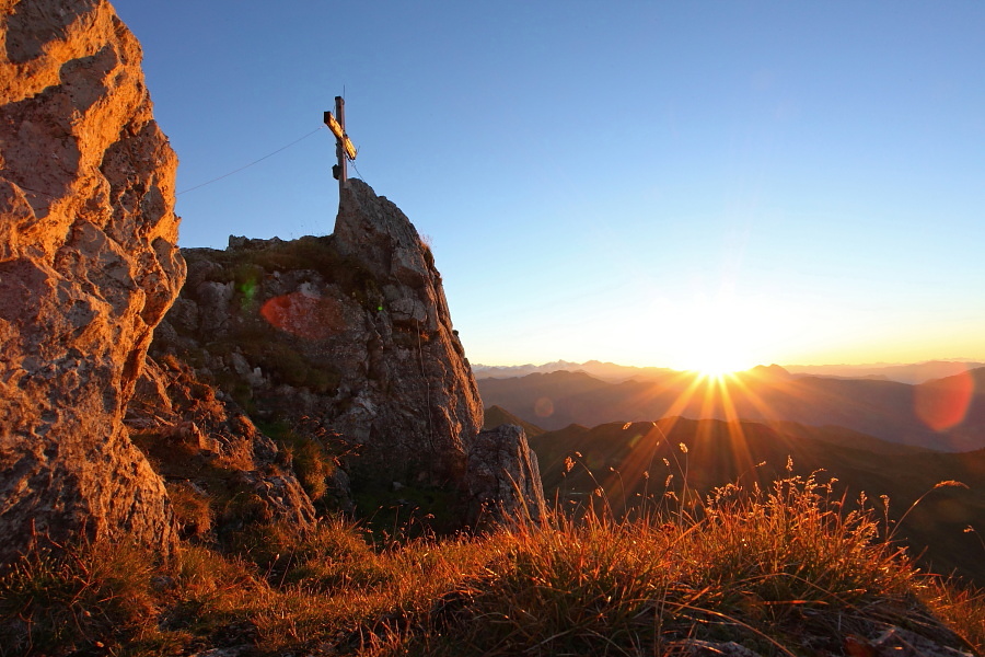 Sonnenuntergang am Draugstein mit seiner markanten Nordwand