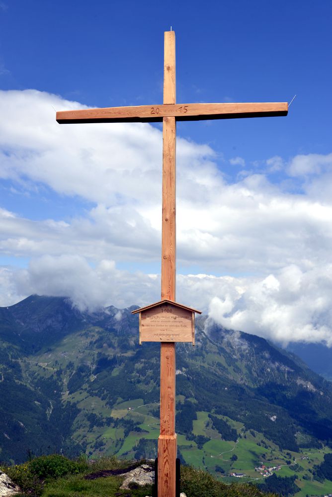Neues Gipfelkreuz am Saukarkopf