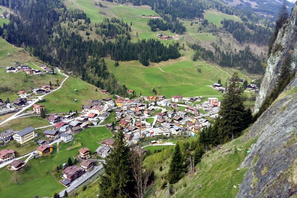 Blick auf den Ort Hüttschlag