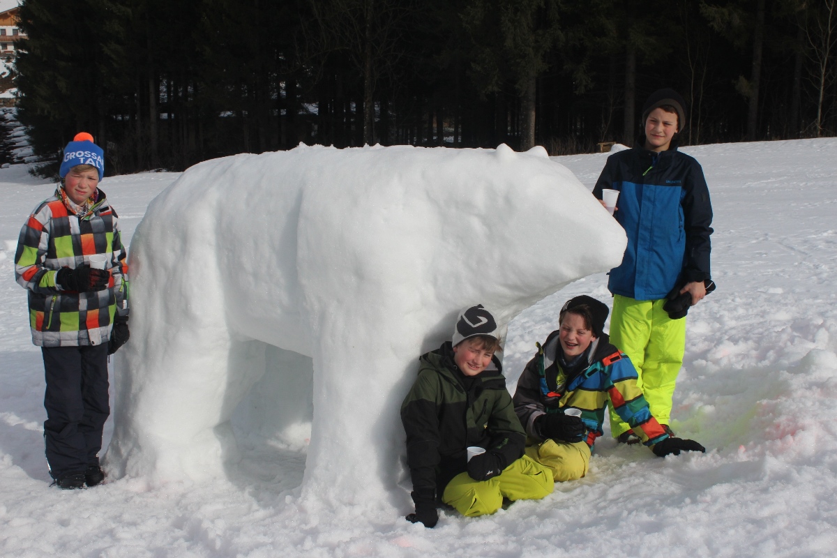 Eisbär "Gerhard Jolu Chrima"