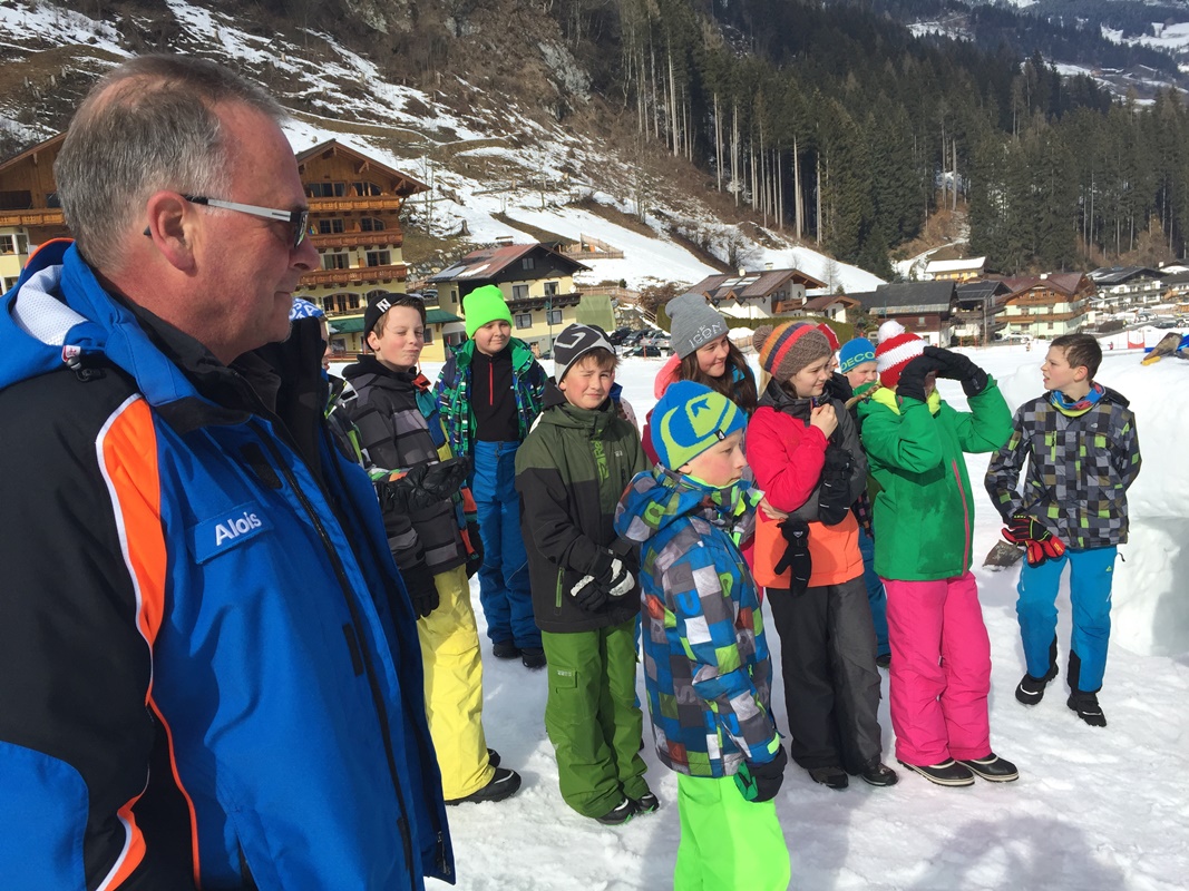 Betriebsleiter Alois und sein prüfender Blick