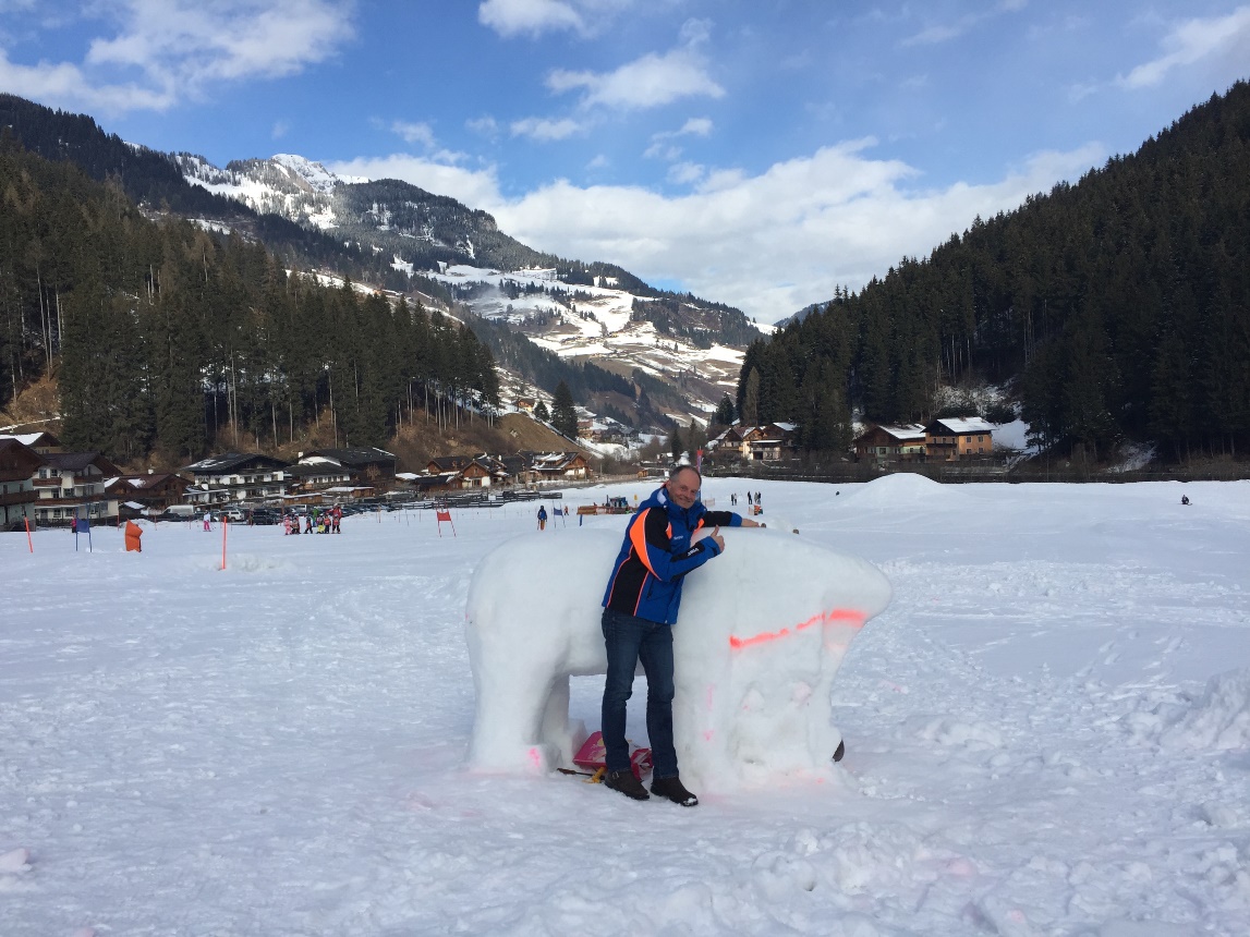 Namensvetter (vlnr.: Sepp, Eisbär Sepp)