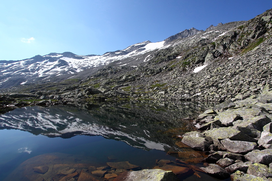 Herrlich spiegelt sich der Keeskogel in den Lienlacken
