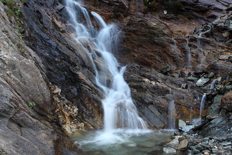 Kleiner Wasserfall am Weg zur Modereggalm