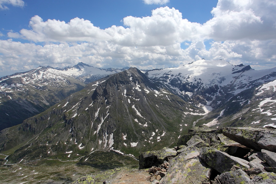 Blick ins Kleinelendtal und zu den Schwarzhörnern