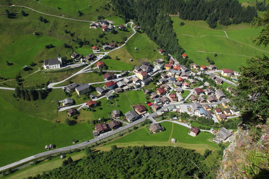 ... auf´s Ortszentrum ...