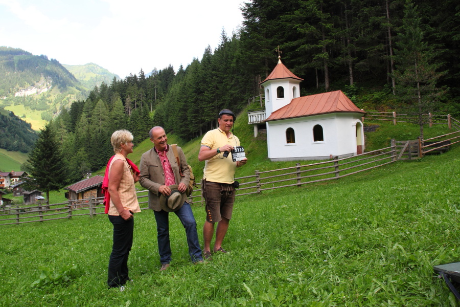 An der Wolfaukapelle mit Helga Zraunig