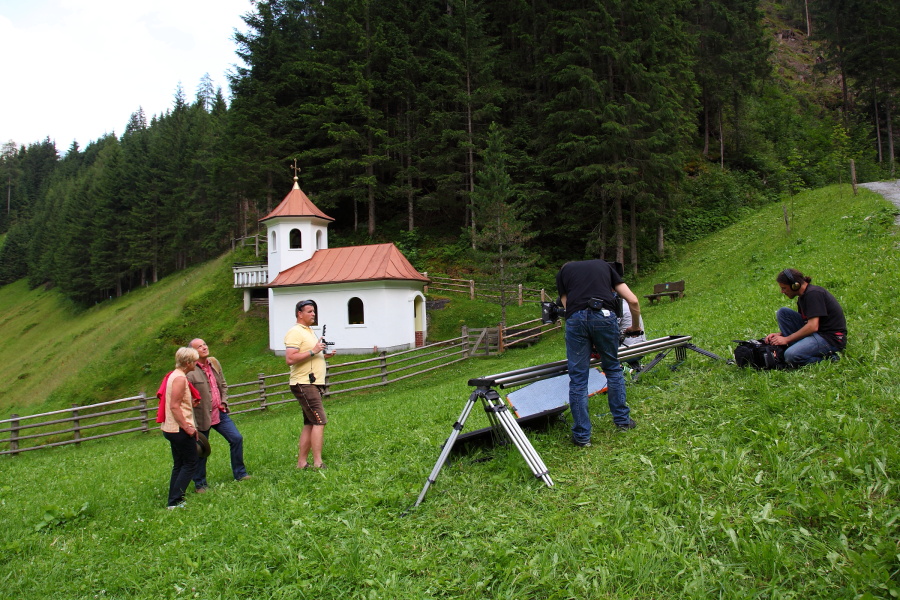 An der Wolfaukapelle mit Helga Zraunig