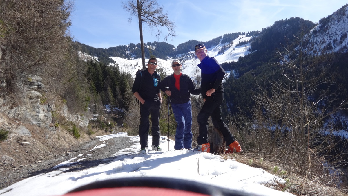 Männer der LWK bei der Festlegung eines Aktionsplanes um die Großarler Landesstraße von Alpendorf aus im Gefährdungsfall zu sichern