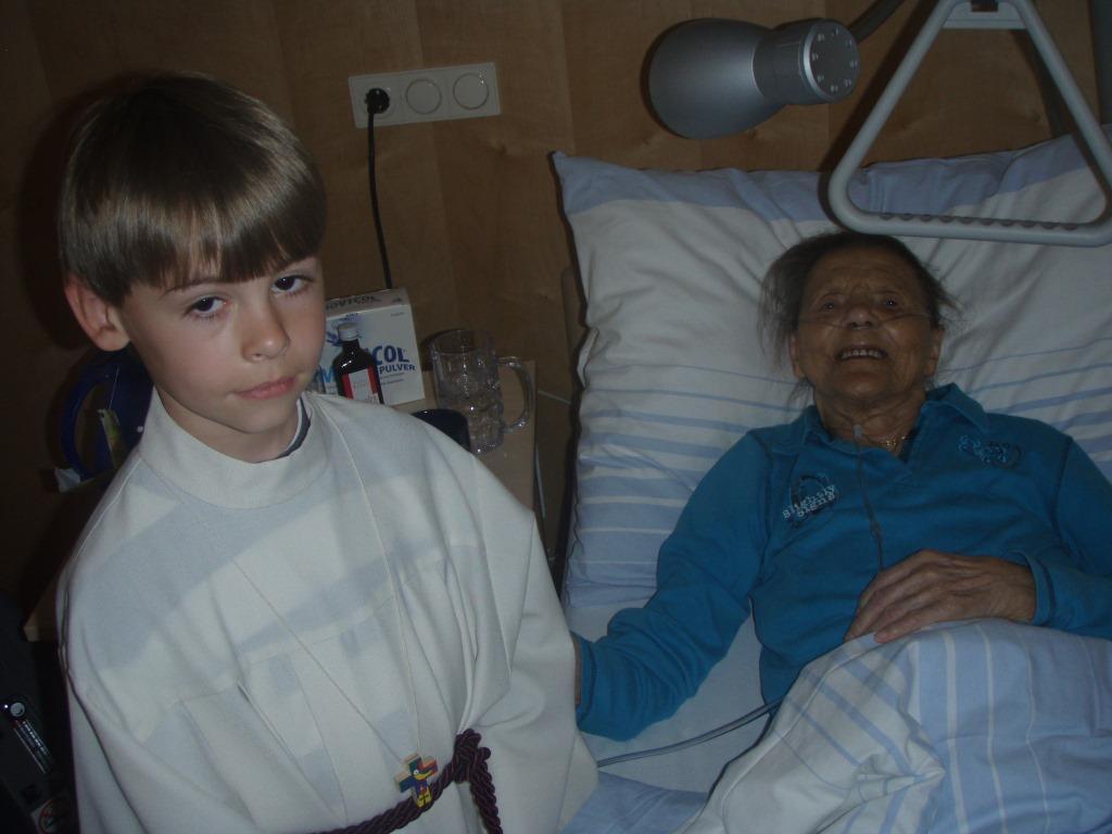 Jung und Alt bereiten sich gegenseitig eine Freude