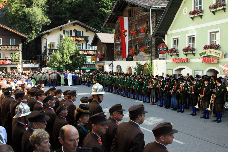 Alle Ortsvereine und die ganze Pfarrgemeinde feierten mit