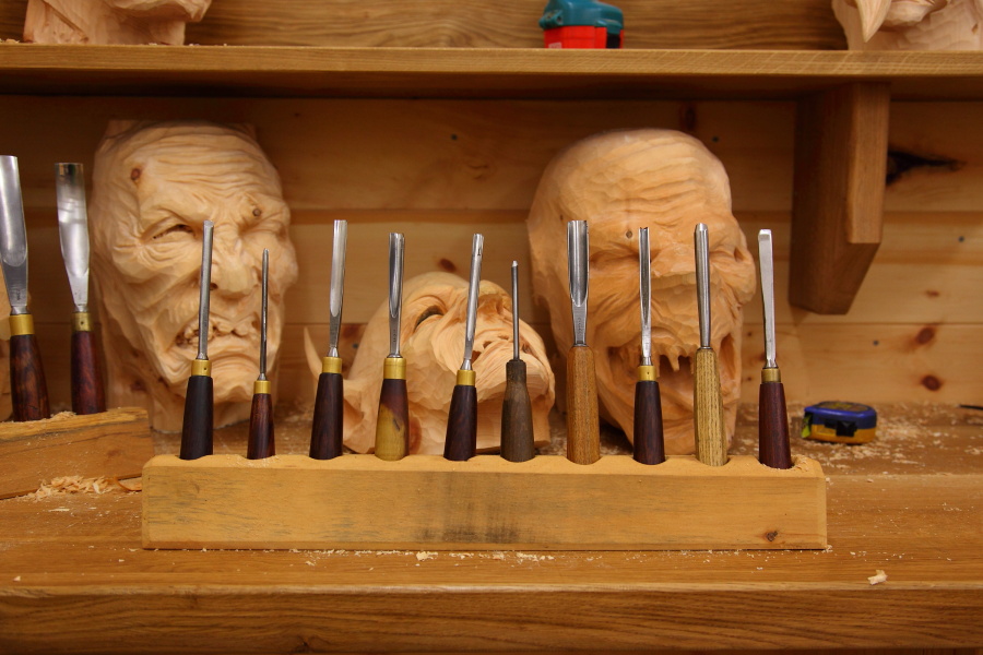 In der Schnitzwerkstatt