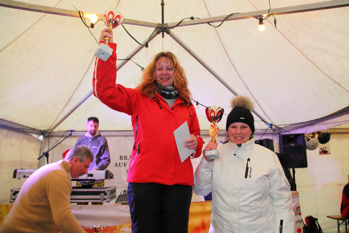 Siegerinnen Gruppe "sonstige/bunt" 1. Angelika Huber, 2. Margarete Rohrbach, 3. Elisabeth Decker (nicht im Bidl)