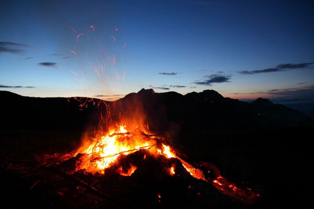 Sonnwendfeuer