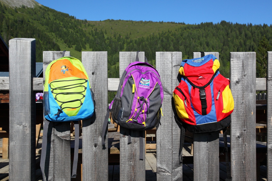 Am Ziel wird der Rucksack abgelegt
