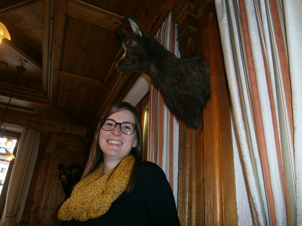 Wildkennerin Maria mit angehendem Steinbock (links hinten)