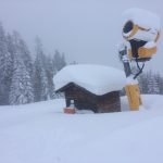 Winterlicher Generalangriff auf Hütte und Schneekanone