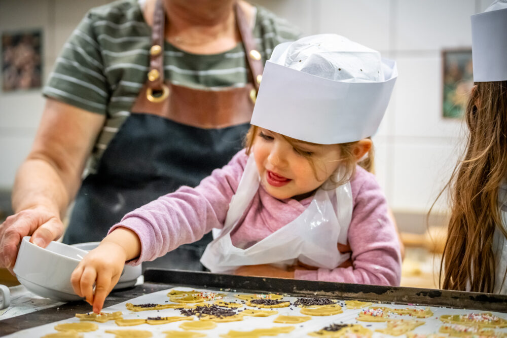 Kinder-Keksbackstube im Bistro Dorfkind