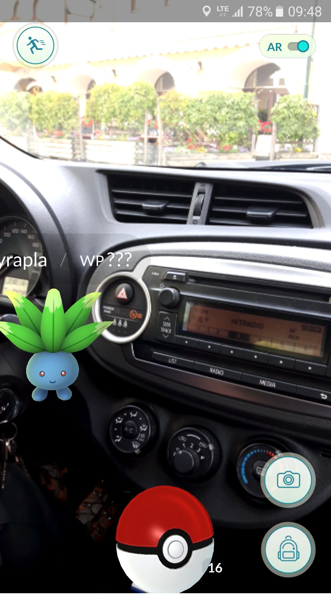 Im Auto Myrapla