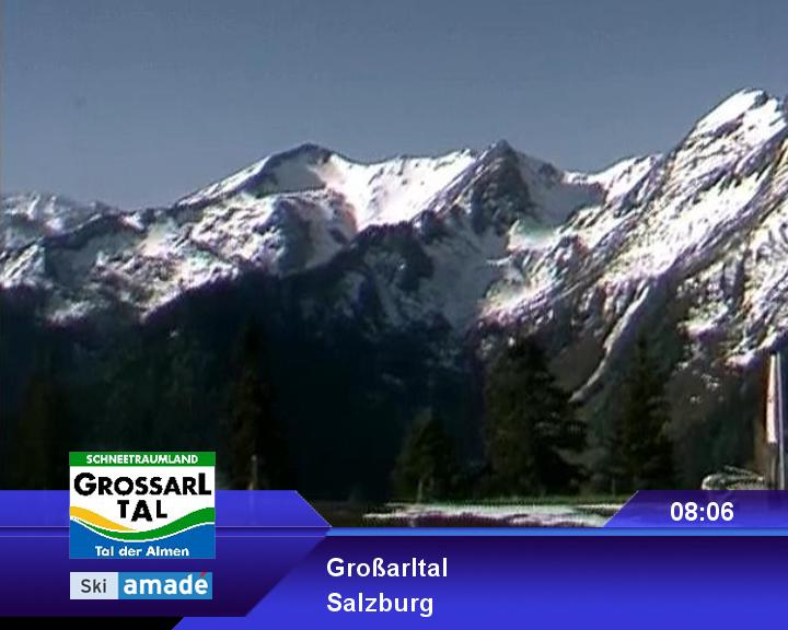 Standort Bergstation Panoramabahn am 19. 5. 2012 - Blick auf die verschneiten Berge