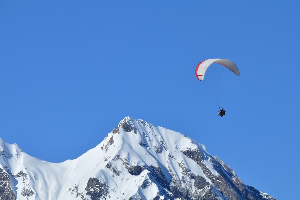 "Paragleiter" - Georg Popovski
