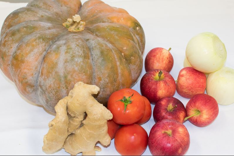 Zutaten für das herbstliche Kürbis-Chutney